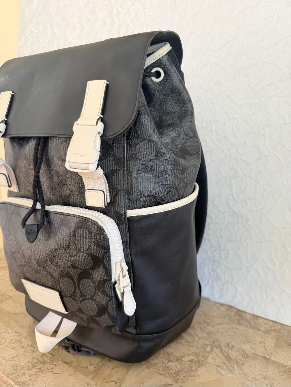 Coach Black & Chalk coated Signature leather unisex men’s track Backpack C6654 - Picture 4 of 14